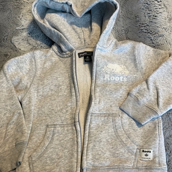 Roots Sweatshirt - Picture 1 of 3